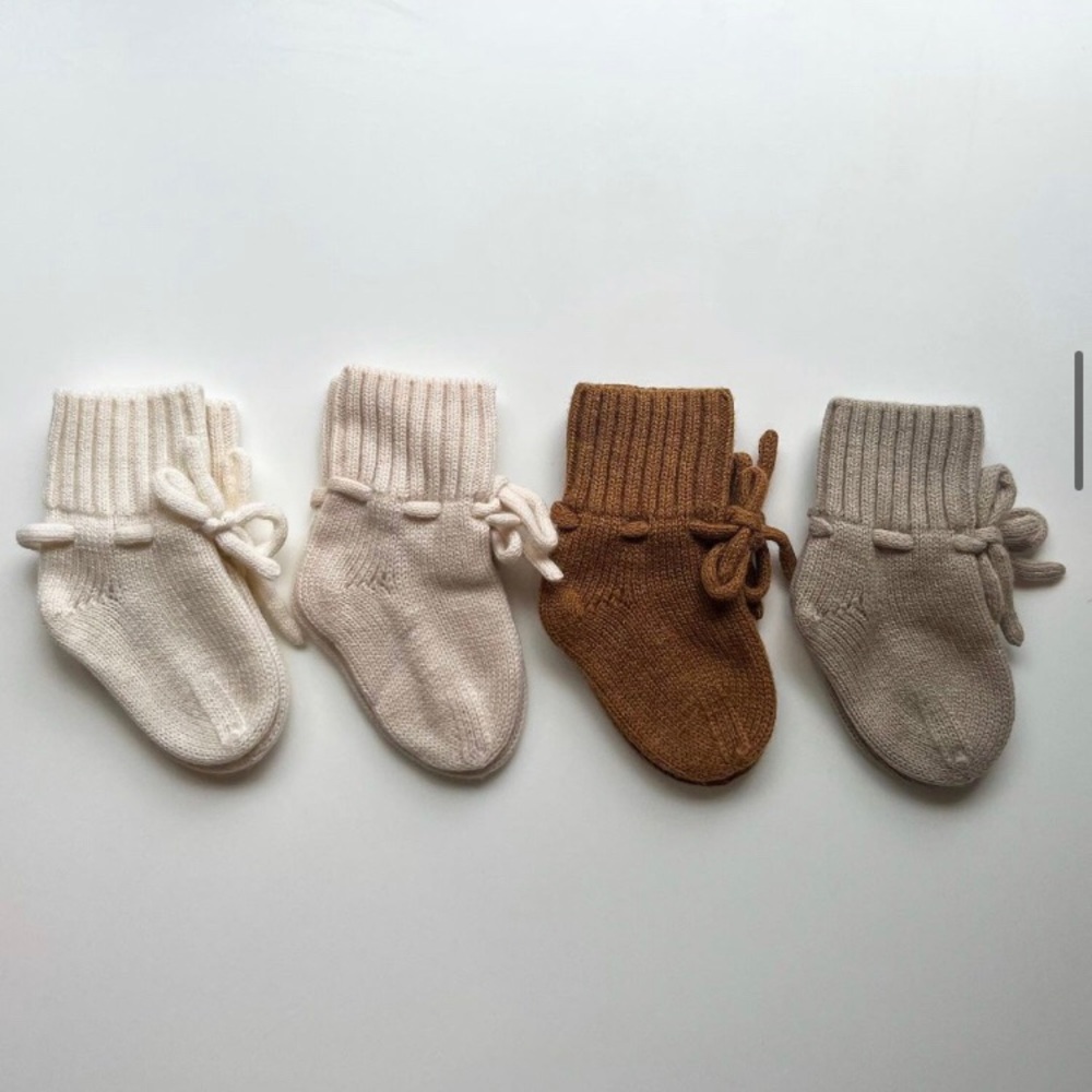Wool Baby Booties - Picture 4 of 9